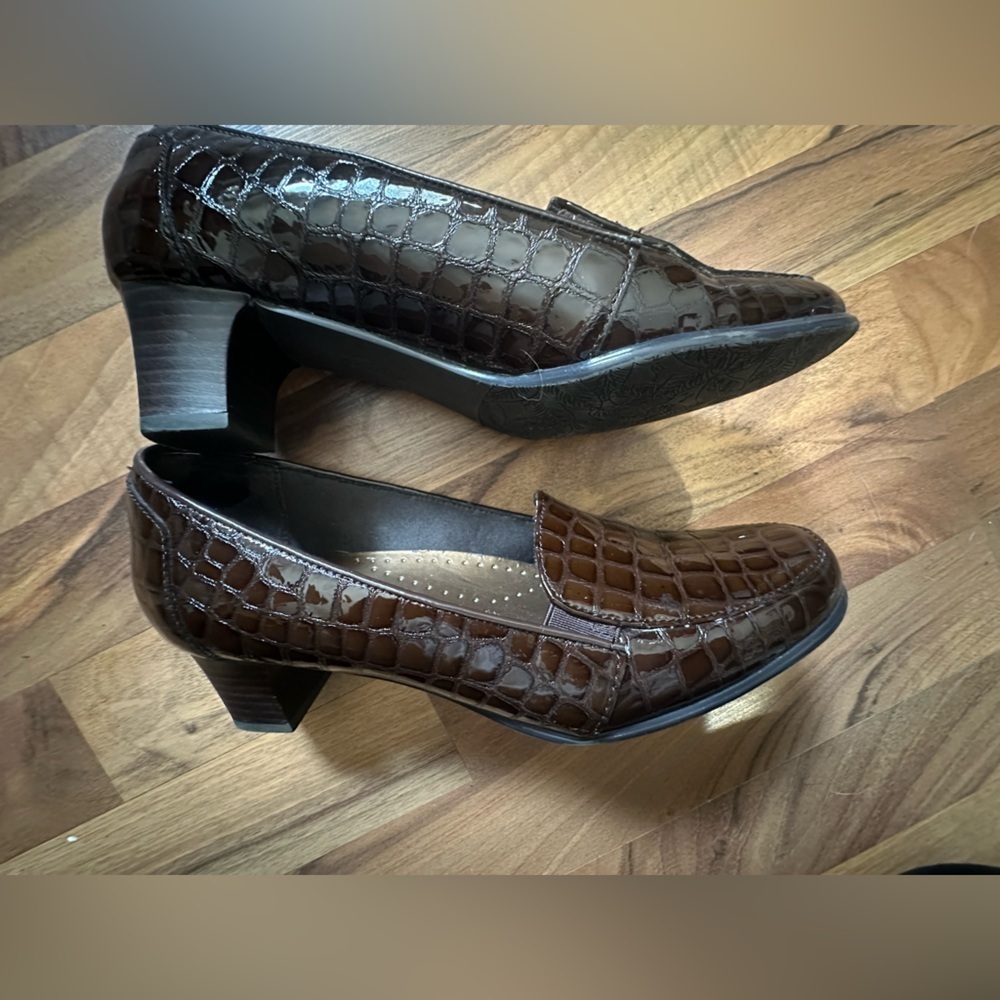 Trotters Dark Brown Crocodile Pattern Heels